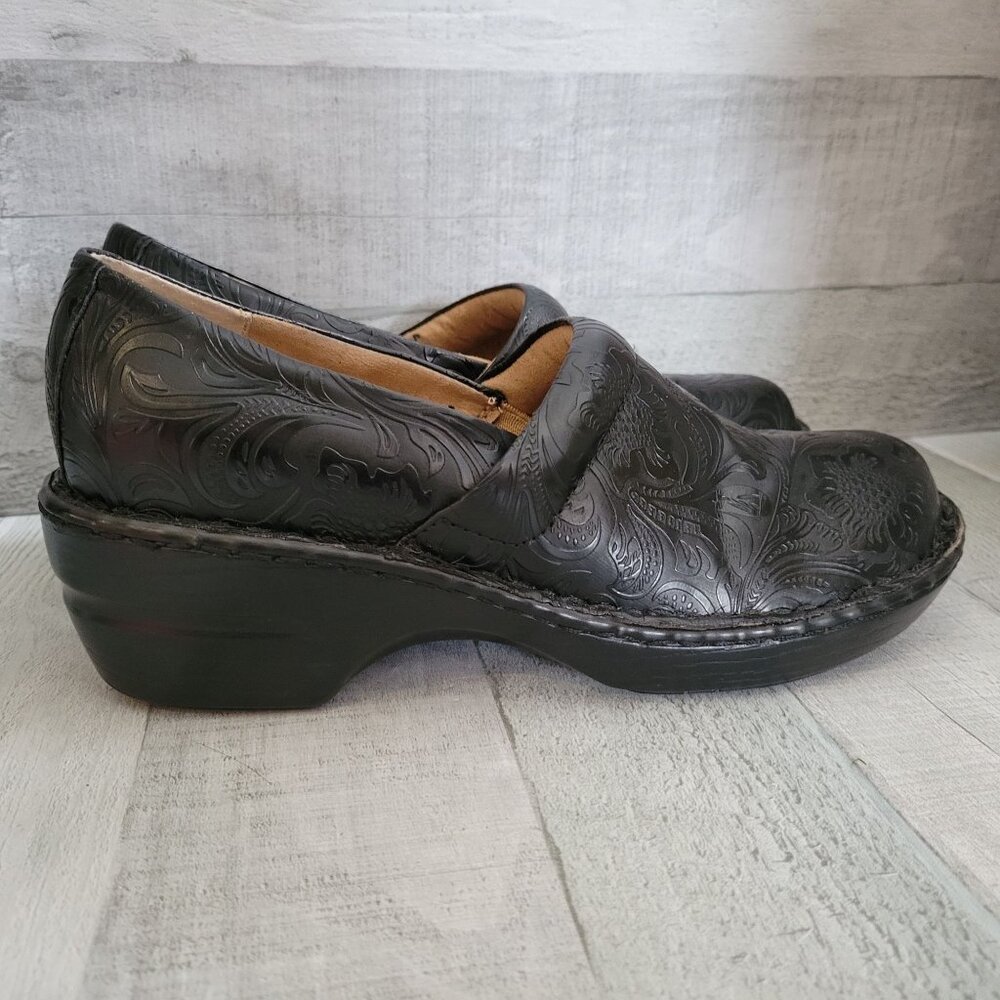 G.H. Bass & Co. Womens 9M Black Embossed Paisley Sheena Slip-On Loafers